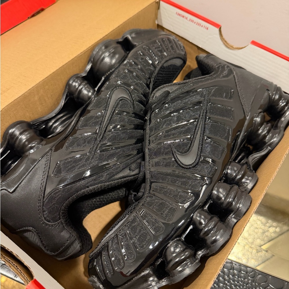 Nike Men’s Black All-Black Run Utility Shoes